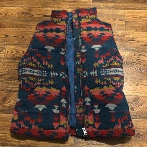 American Eagle Outdoor Patterned Vest
